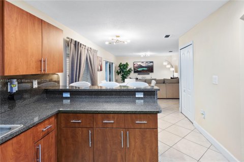 Townhouse in Miami, Florida 4 bedrooms, 214.33 sq.m. № 1830401 - photo 12