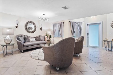 Townhouse in Miami, Florida 4 bedrooms, 214.33 sq.m. № 1830401 - photo 2