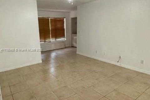 Copropriété à vendre à Sunrise, Floride: 1 chambre, 69.03 m2 № 1504451 - photo 2