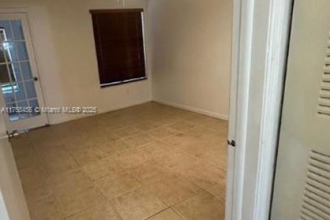 Copropriété à vendre à Sunrise, Floride: 1 chambre, 69.03 m2 № 1504451 - photo 5