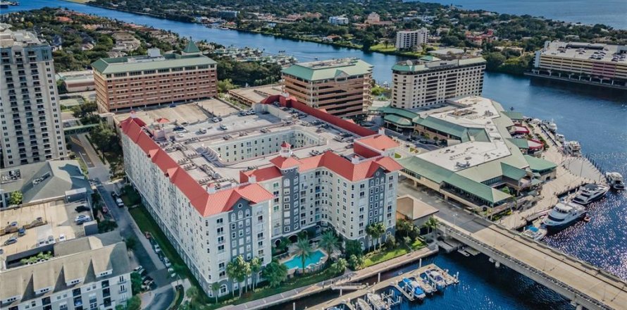Condo in Tampa, Florida, 2 bedrooms № 1589969
