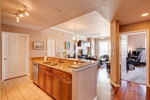Condo in Tampa, Florida, 2 bedrooms  № 1589969 - photo 12
