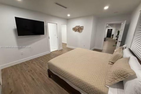 Casa en alquiler en Miami, Florida, 4 dormitorios, 185.9 m2 № 1697006 - foto 16