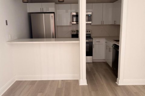 Condo in Miami, Florida, 1 bedroom  № 2178284 - photo 14