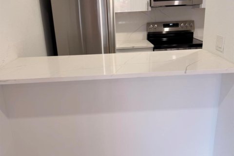 Condo in Miami, Florida, 1 bedroom  № 2178284 - photo 7