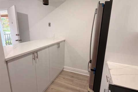Condo in Miami, Florida, 1 bedroom  № 2178284 - photo 9