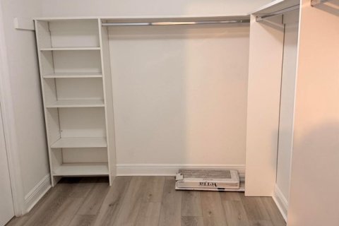 Condo in Miami, Florida, 1 bedroom  № 2178284 - photo 11
