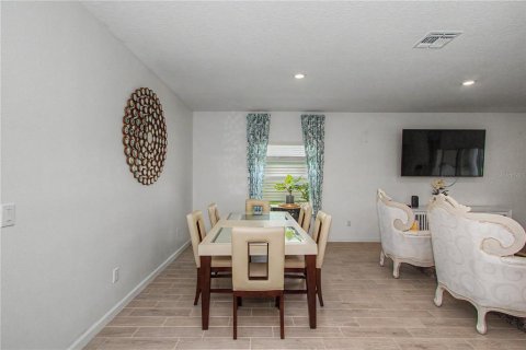 House in LIBERTY VILLAGE in Ocala, Florida 4 bedrooms, 189.43 sq.m. № 2345177 - photo 3