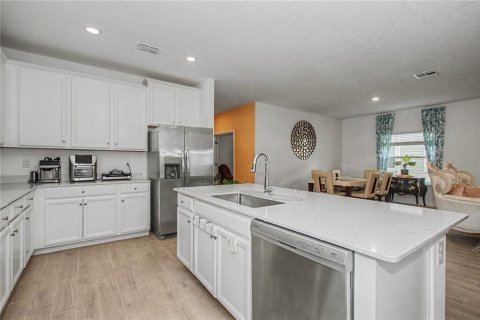 House in LIBERTY VILLAGE in Ocala, Florida 4 bedrooms, 189.43 sq.m. № 2345177 - photo 9