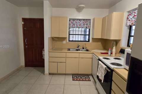 Купить виллу или дом в Майами, Флорида 3 спальни, 134.24м2, № 1931351 - фото 7