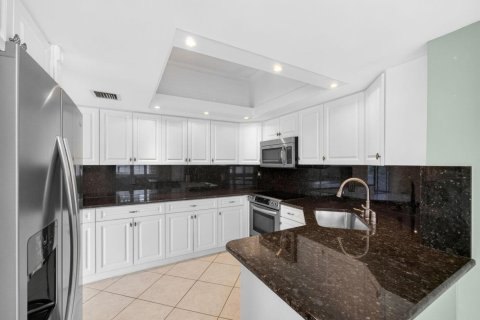 Condominio en venta en North Palm Beach, Florida, 2 dormitorios, 165.46 m2 № 2184449 - foto 12