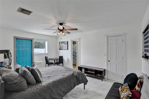 House in Cutler Bay, Florida 4 bedrooms, 177.07 sq.m. № 1684173 - photo 13