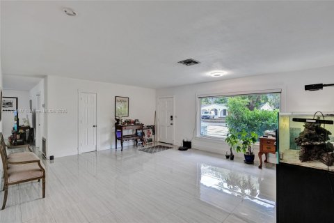 House in Cutler Bay, Florida 4 bedrooms, 177.07 sq.m. № 1684173 - photo 29