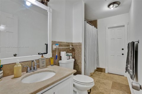 House in Cutler Bay, Florida 4 bedrooms, 177.07 sq.m. № 1684173 - photo 25