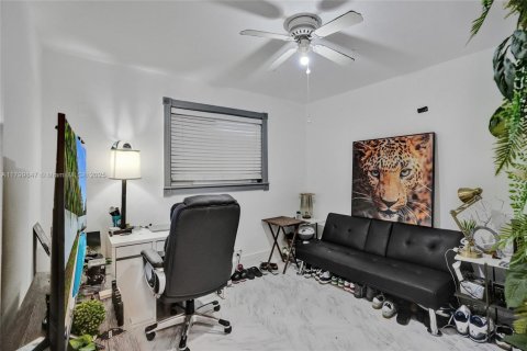 House in Cutler Bay, Florida 4 bedrooms, 177.07 sq.m. № 1684173 - photo 21