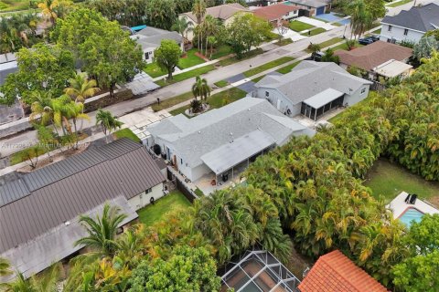 House in Cutler Bay, Florida 4 bedrooms, 177.07 sq.m. № 1684173 - photo 7