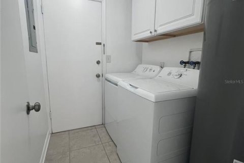 Снять в аренду квартиру в Орландо, Флорида 5 комнат, 85.93м2, № 2114918 - фото 10
