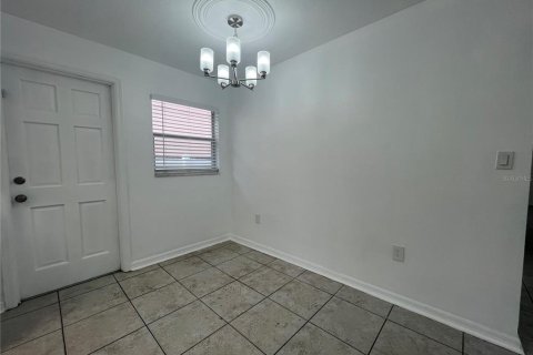 Снять в аренду квартиру в Орландо, Флорида 5 комнат, 85.93м2, № 2114918 - фото 5