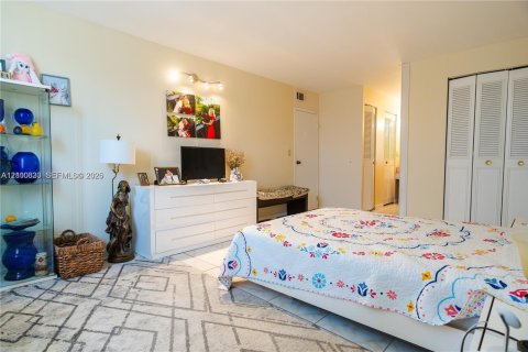 Condominio en venta en Sunny Isles Beach, Florida, 2 dormitorios, 118.45 m2 № 2413064 - foto 9