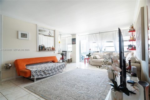 Condominio en venta en Sunny Isles Beach, Florida, 2 dormitorios, 118.45 m2 № 2413064 - foto 4