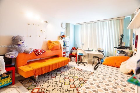 Condominio en venta en Sunny Isles Beach, Florida, 2 dormitorios, 118.45 m2 № 2413064 - foto 13