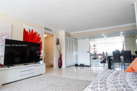 Condominio en venta en Sunny Isles Beach, Florida, 2 dormitorios, 118.45 m2 № 2413064 - foto 8