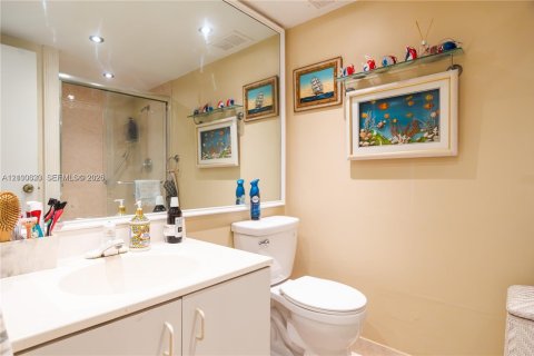 Condominio en venta en Sunny Isles Beach, Florida, 2 dormitorios, 118.45 m2 № 2413064 - foto 10
