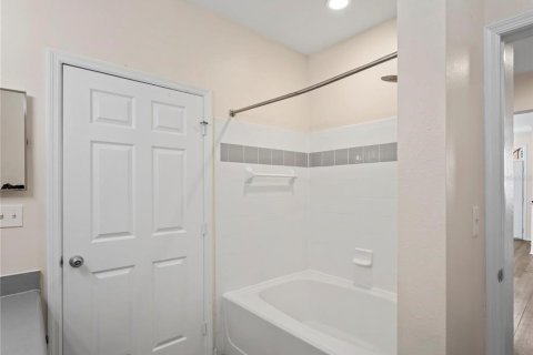 Condo in Tampa, Florida, 1 bedroom  № 1757067 - photo 23
