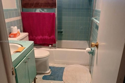 Condominio en venta en Miami, Florida, 2 dormitorios, 82.03 m2 № 2077313 - foto 12