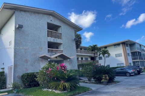 Condominio en Miami, Florida, 2 dormitorios  № 2077313