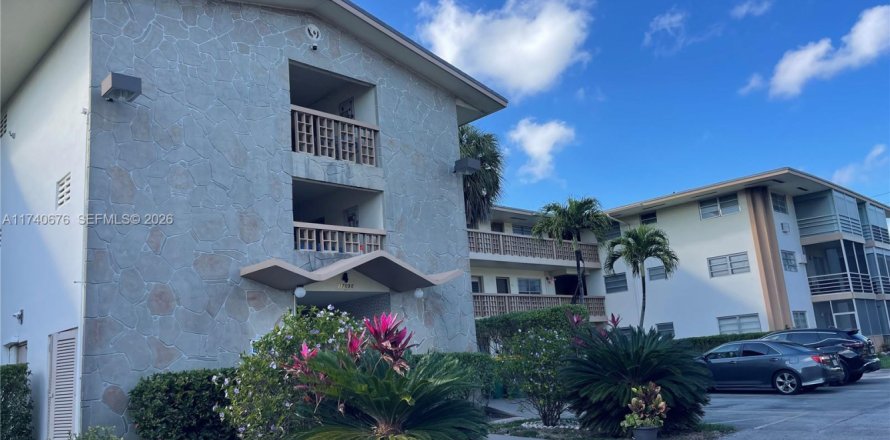 Condominio en Miami, Florida, 2 dormitorios  № 2077313