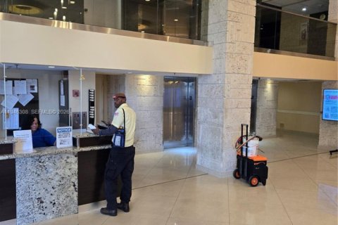 Condo in Sunny Isles Beach, Florida  № 2002661 - photo 23