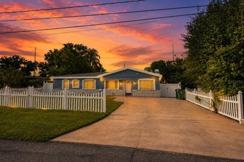 Casa en Tampa, Florida 4 dormitorios, 194.44 m2 № 2285122