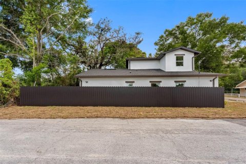 House in Tampa, Florida 3 bedrooms, 139.35 sq.m. № 2225357 - photo 8