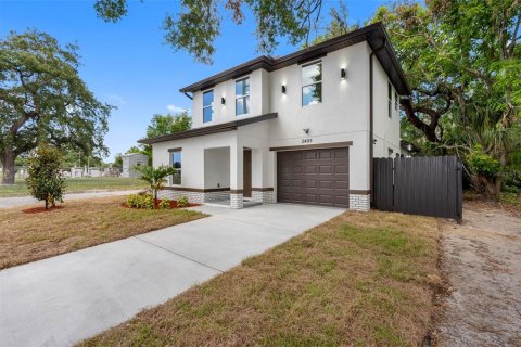 House in Tampa, Florida 3 bedrooms, 139.35 sq.m. № 2225357 - photo 5