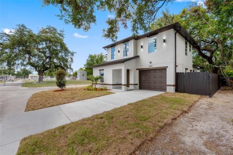 House in Tampa, Florida 3 bedrooms, 139.35 sq.m. № 2225357 - photo 4