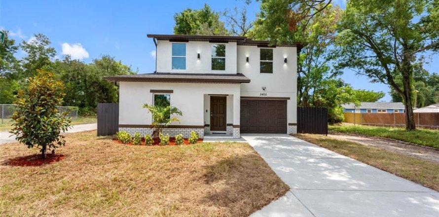 House in Tampa, Florida 3 bedrooms, 139.35 sq.m. № 2225357