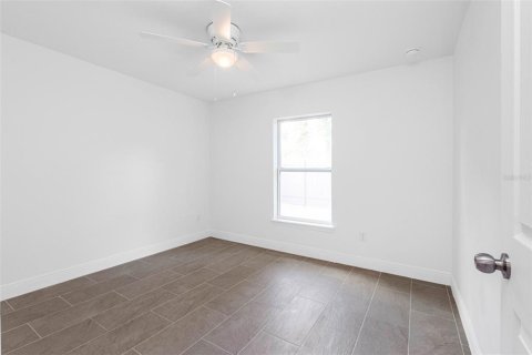 House in Tampa, Florida 3 bedrooms, 139.35 sq.m. № 2225357 - photo 27