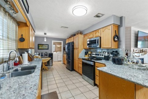 House in Beverly Hills, Florida 3 bedrooms, 183.76 sq.m. № 2394061 - photo 20