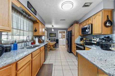House in Beverly Hills, Florida 3 bedrooms, 183.76 sq.m. № 2394061 - photo 21