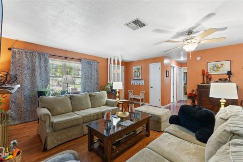 House in Beverly Hills, Florida 3 bedrooms, 183.76 sq.m. № 2394061 - photo 5