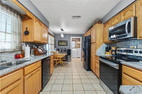 House in Beverly Hills, Florida 3 bedrooms, 183.76 sq.m. № 2394061 - photo 17
