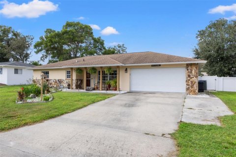 House in Beverly Hills, Florida 3 bedrooms, 183.76 sq.m. № 2394061 - photo 2