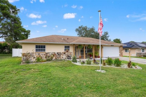 House in Beverly Hills, Florida 3 bedrooms, 183.76 sq.m. № 2394061