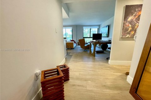 Купить кондоминиум в Бей-Харбор-Айлендс, Флорида 2 спальни, 97.55м2, № 2005033 - фото 6