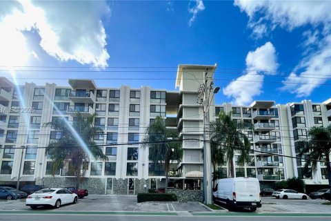 Condominio en Bay Harbor Islands, Florida, 2 dormitorios № 2005033