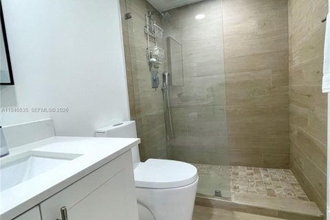 Купить кондоминиум в Бей-Харбор-Айлендс, Флорида 2 спальни, 97.55м2, № 2005033 - фото 12