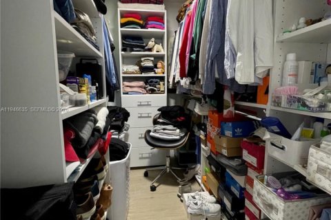 Купить кондоминиум в Бей-Харбор-Айлендс, Флорида 2 спальни, 97.55м2, № 2005033 - фото 14