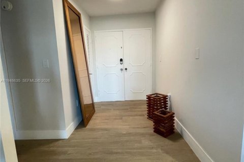 Купить кондоминиум в Бей-Харбор-Айлендс, Флорида 2 спальни, 97.55м2, № 2005033 - фото 7