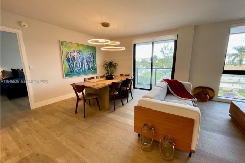 Купить кондоминиум в Бей-Харбор-Айлендс, Флорида 2 спальни, 97.55м2, № 2005033 - фото 3